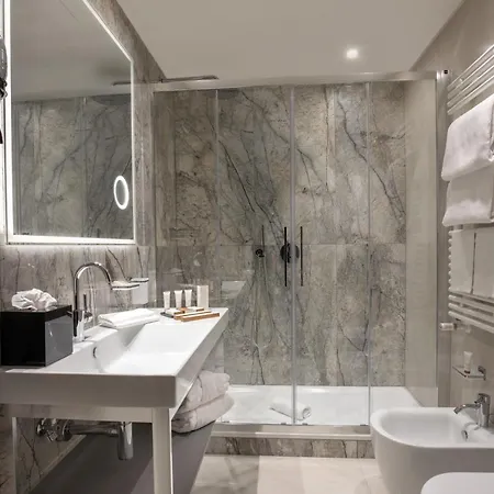 Otel St Martin By Omnia Roma